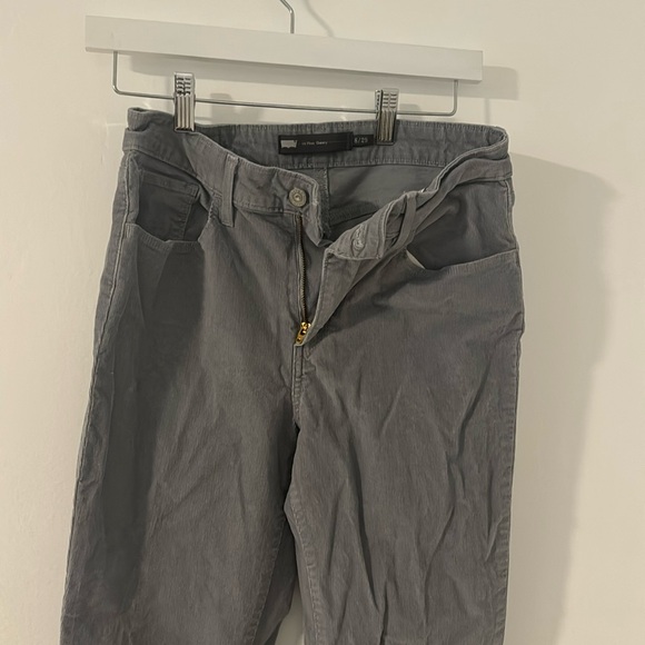 Vintage corduroy Levi’s high-rise - Picture 1 of 6